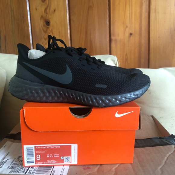 Nike Shoes - Nike Revolution 5 Black